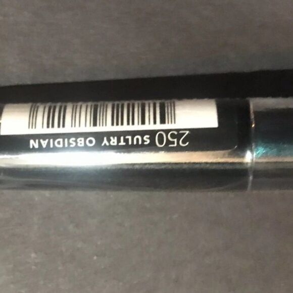 Rimmel Edition Holo Metallic Lip Alloy Obsidian Limited Edition - Picture 6 of 8